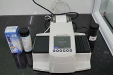 máy test nước tiểu 3.jpg
